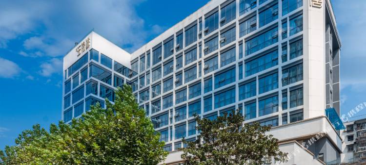 丽顿华居酒店(武汉黄鹤楼彭刘杨地铁站店)图片