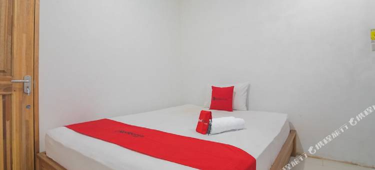 红多兹酒店-近查加玛达坤甸(RedDoorz Near Gajah Mada Pontianak)图片