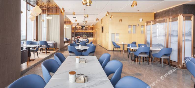 深圳南山豪方天际亚朵S酒店图片