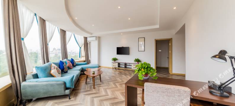 三百诺精品酒店(呼和浩特赛马场北路体育场地铁站店)图片