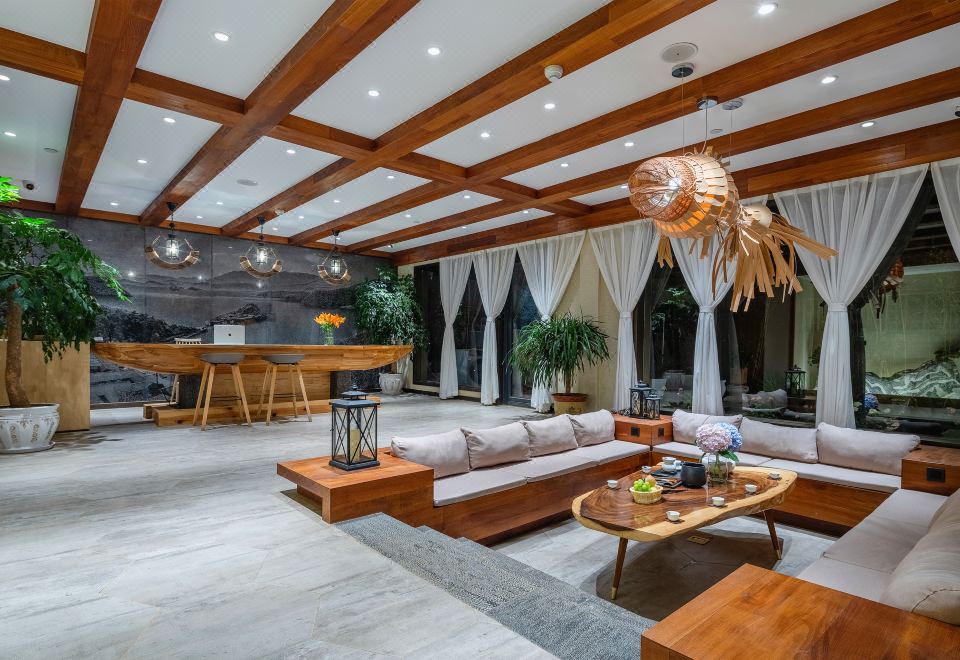 Joy Luck Huahu Resorts Hotel Overview