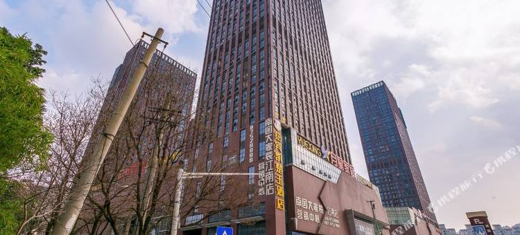武汉正地铁口浴缸房理工大华师/街道口群光公寓图片
