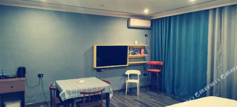 卢氏长亭精品时尚酒店图片