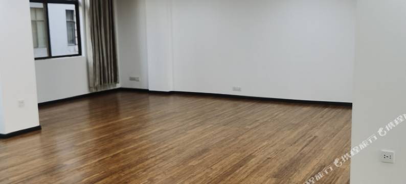 新平次时代主题酒店图片