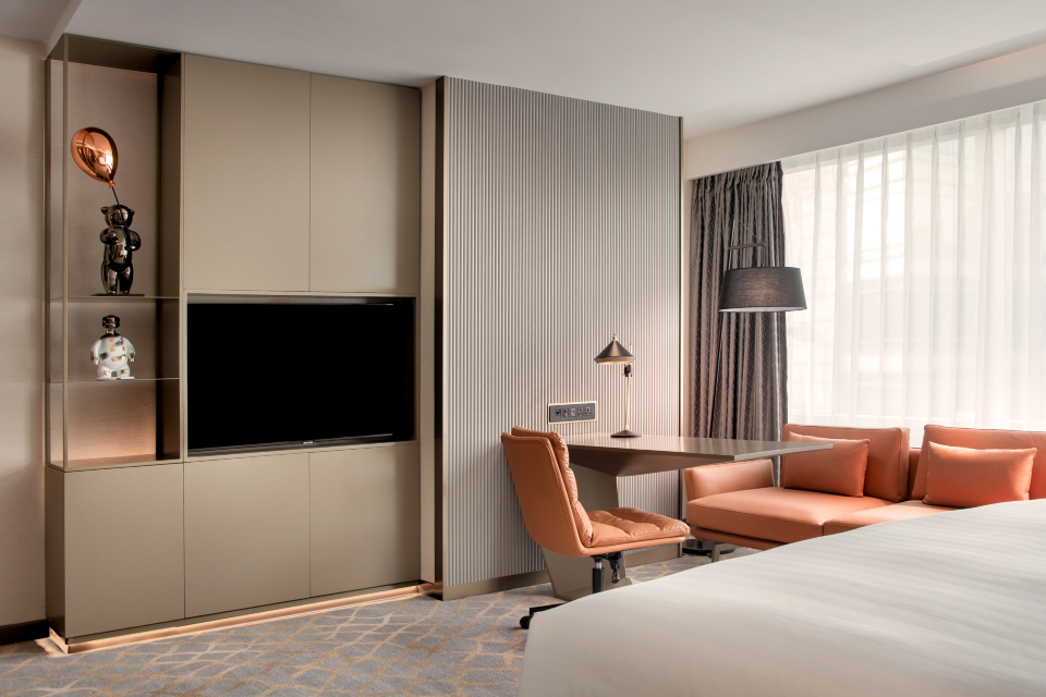 Pullman Shanghai Skyway Hotel Over view