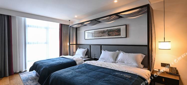 仟那酒店(巩义华玺广场店)图片