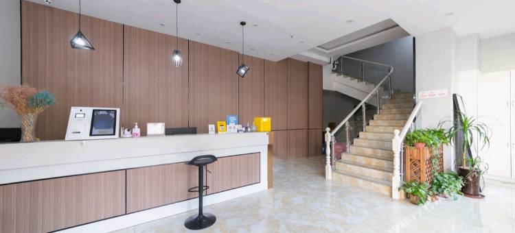 轻宿派·悠然假日酒店(蚌埠百大名品店)图片