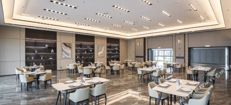 泓悦·影素酒店(自贡高铁站店)图片