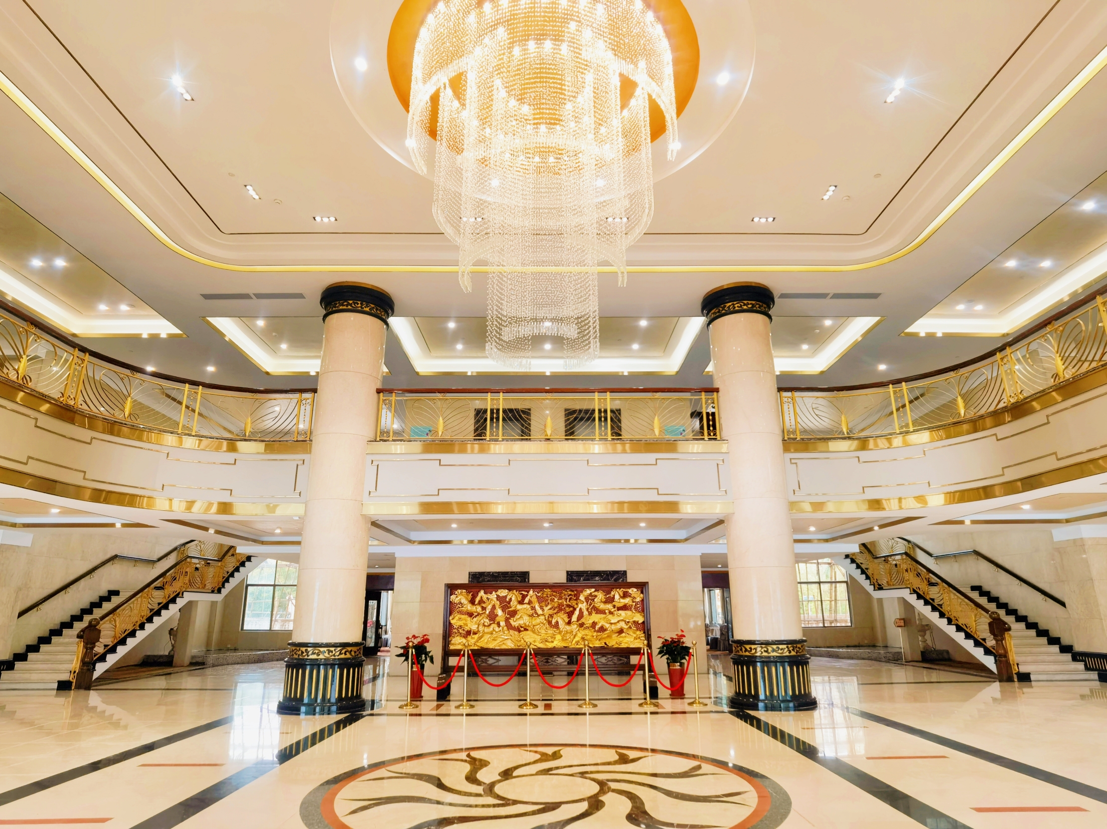 Qianjiang Hot Spring Hotel Over view