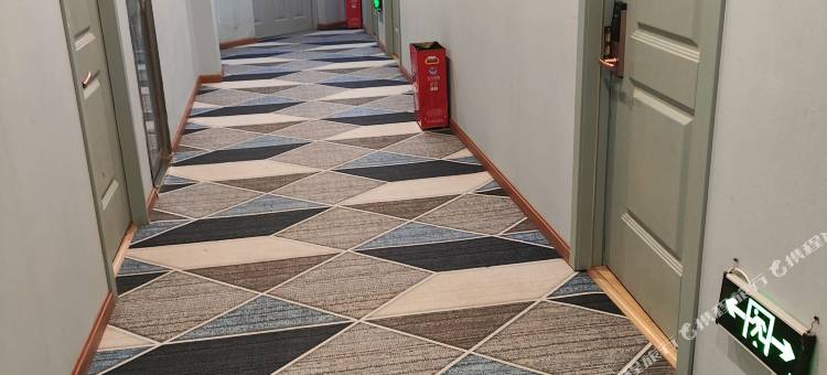 萨嘎壹家宾馆图片