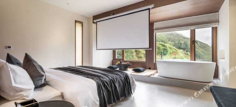 四姑娘山等风来雪山民宿(长坪沟景区长青山寨观景平台店)图片