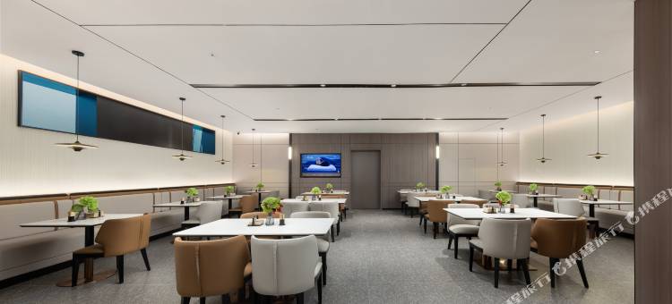 济南大明湖泉城路亚朵酒店图片