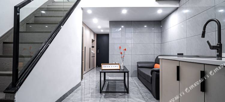 铂金轻奢Loft影院酒店(江铃地铁站店)图片