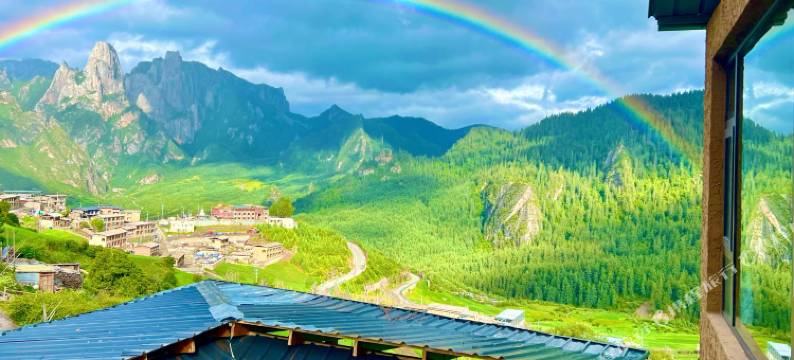 山望·Holiday｜银河日出观景美宿(扎尕那景区达日观景台店)图片