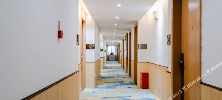 路客未来美宿(埌东客运站店)图片