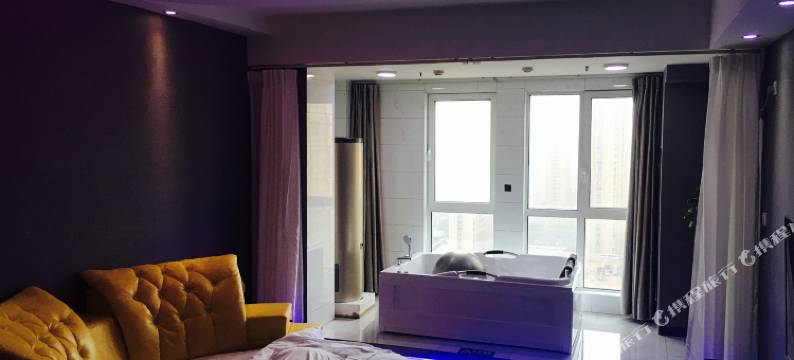 宝寓电影民宿(宝龙城市广场店)图片