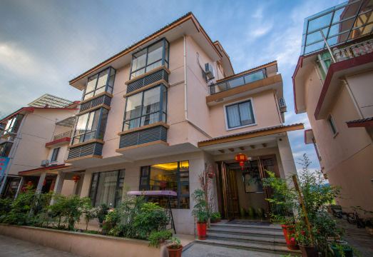 Floral Hotel Man juShiguang over view