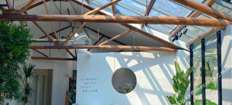 西双版纳景洪市爱纳酒店(告庄星光夜市店)图片