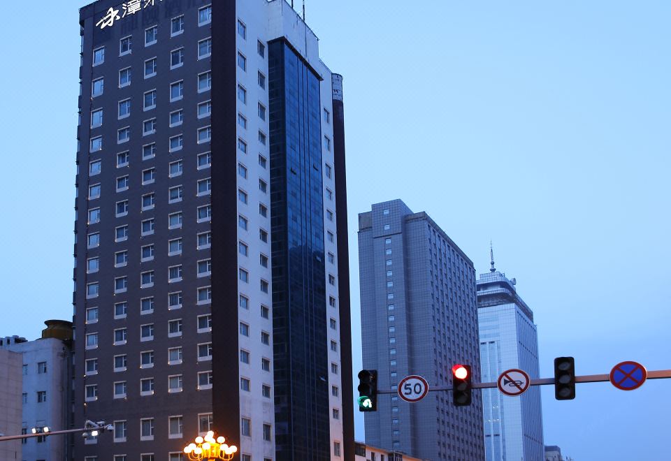 梵谷酒店(太原柳巷钟楼街店)外景图