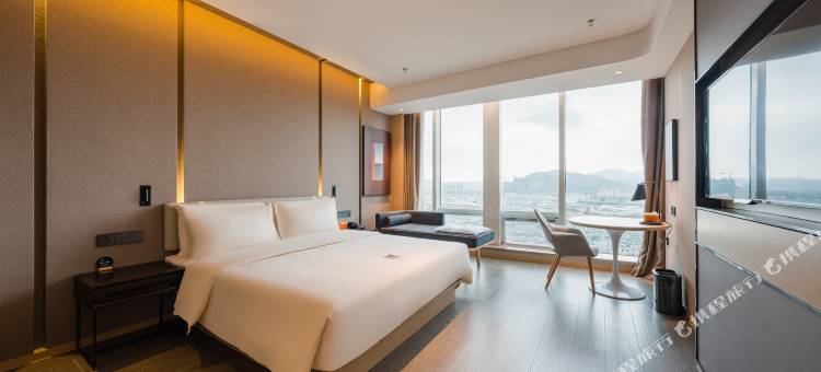 温岭耀达万昌中路亚朵酒店图片