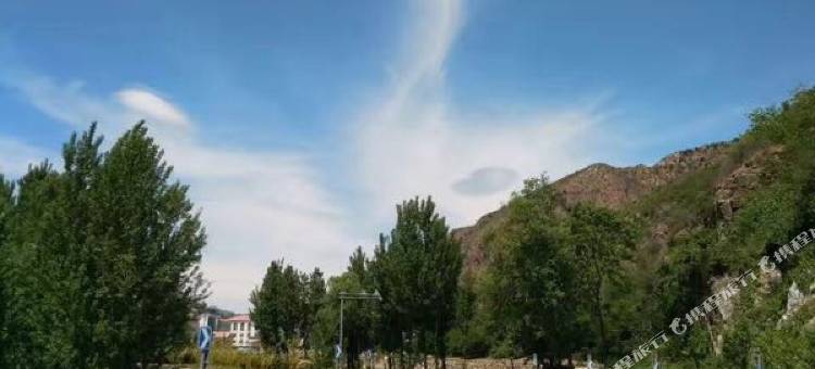 野三坡靠山居酒店图片