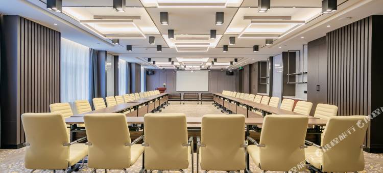 白玉兰酒店(西安霸城门地铁站明光路旗舰店)图片