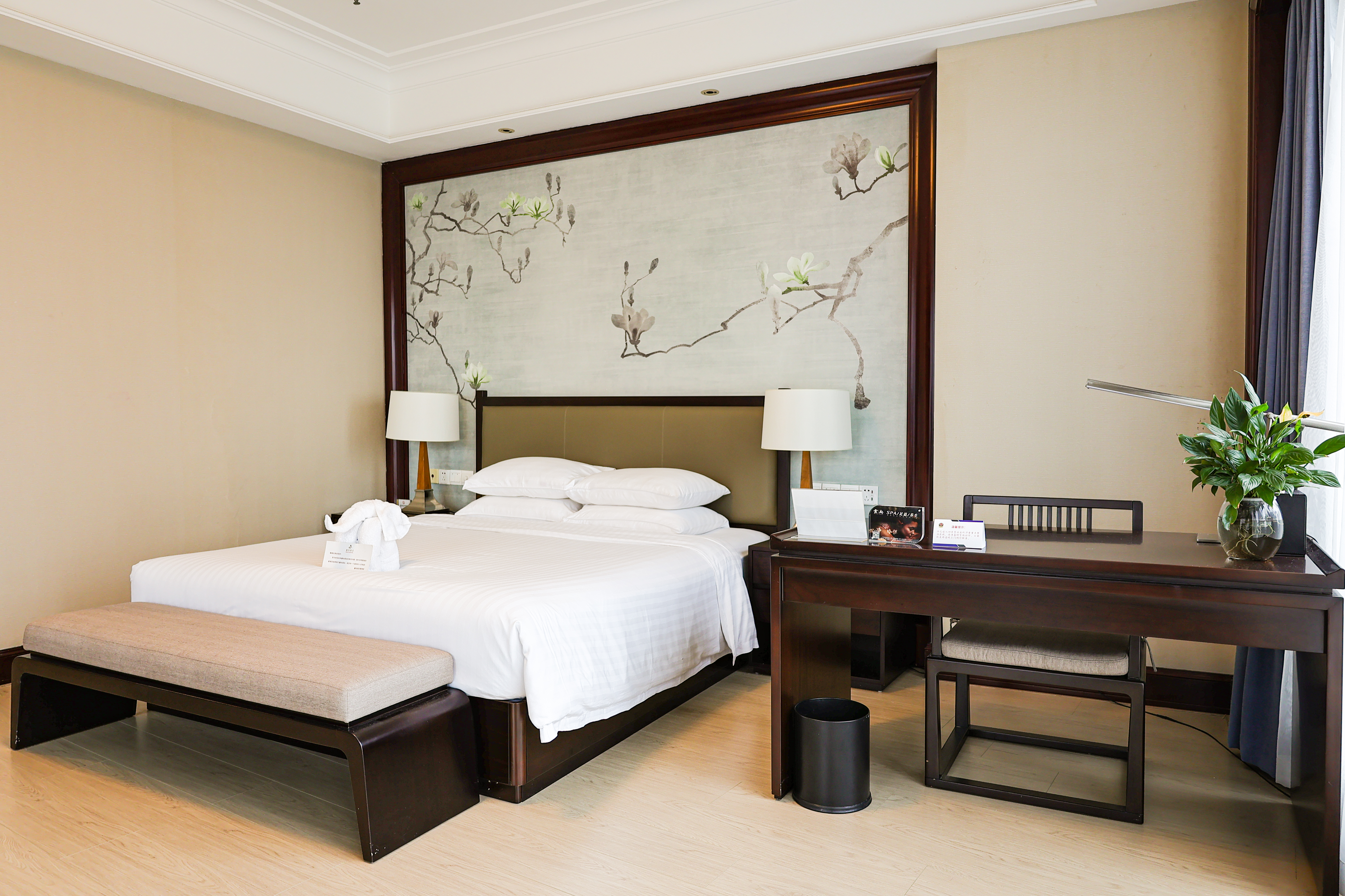 Xinyi Hotel Hangzhou Over view