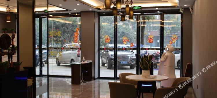 吉楚酒店(华容店)图片