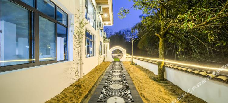 溪隐竹舍·树影婆娑·日落庭院新中式美宿(九华山风景区店)图片