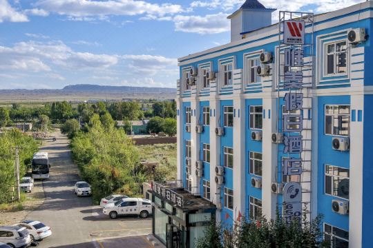 选择房间开业:2022酒店坐落于久负盛名的(童话边城小镇)布尔津县神湖