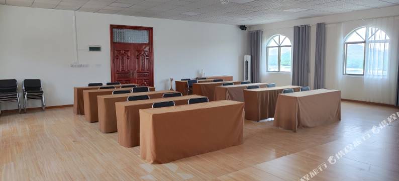 月亮湖畔度假庄园图片