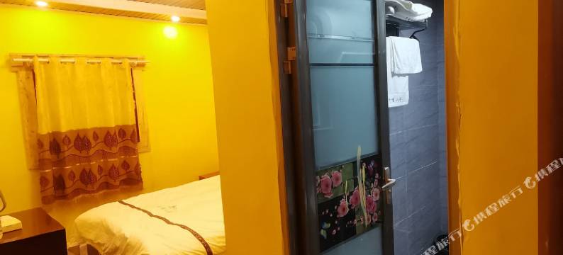 上木居贡噶山居图片