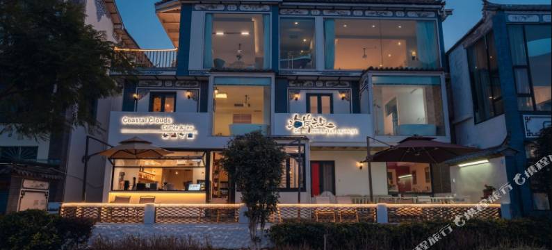 海岸云朵海景美宿图片