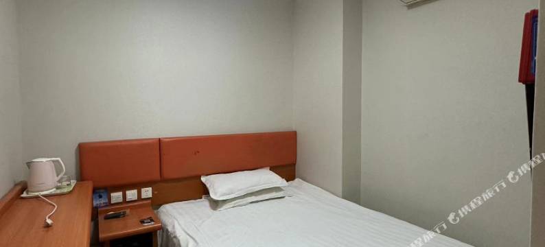 优丁轻居酒店(济南泉城广场店)图片