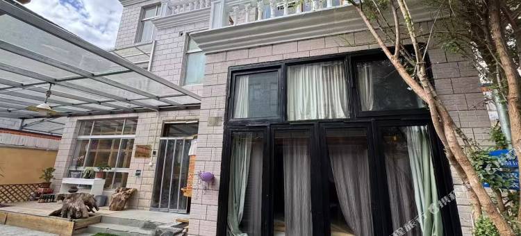 穹恰民宿(扎基寺店)图片