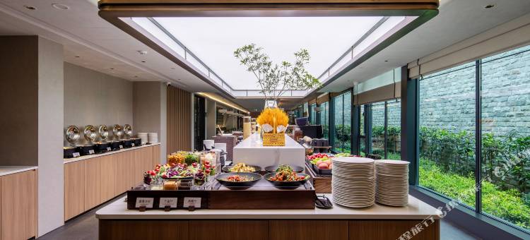 开封清明上河园鼓楼广场亚朵酒店图片