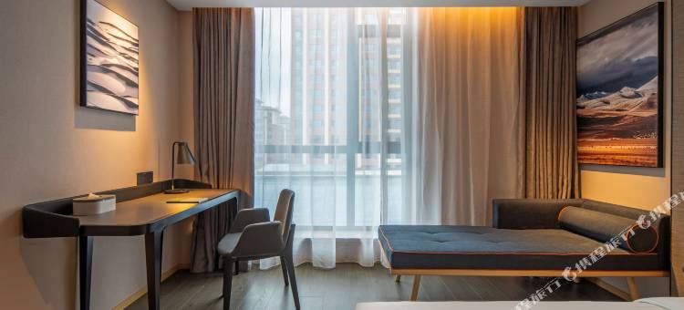 银川砂之船奥莱丽景南街亚朵酒店图片