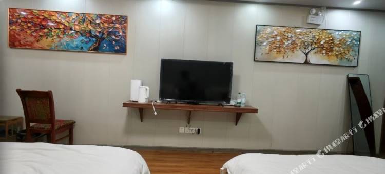 西藏日土溪云假日酒店图片