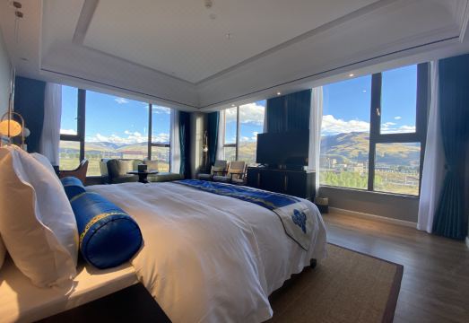 甘孜玛吉阿弥晨曦酒店外景图