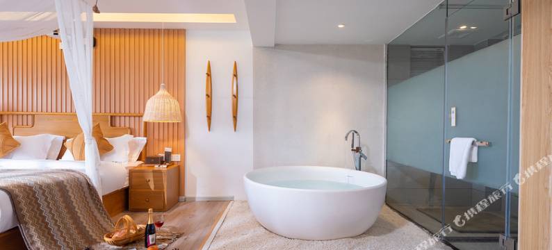 泸沽湖桃之夭夭湖景星空度假酒店图片