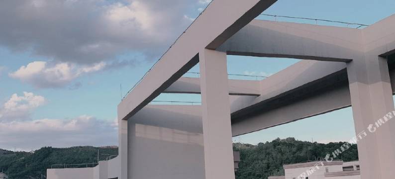 鹿百万吖公寓(和靖路1号分店)图片