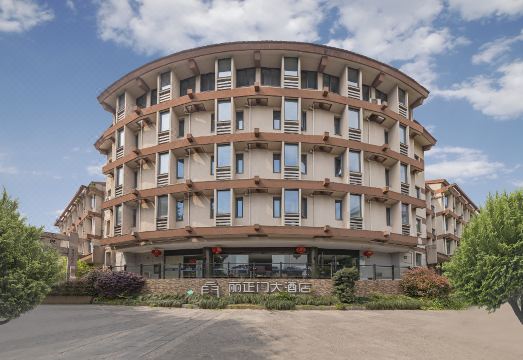 杭州西湖湖滨河坊街丽正门酒店