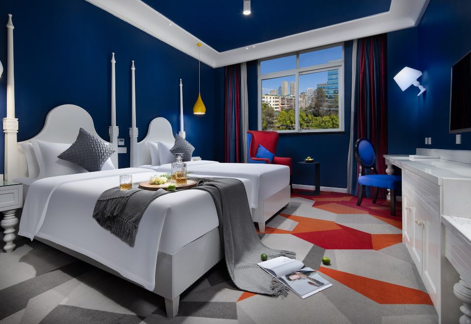 Meet Wonderland Art Hotel (Kunming Dianchi, Haigeng Park, Aiqinhai) Hotel Overview