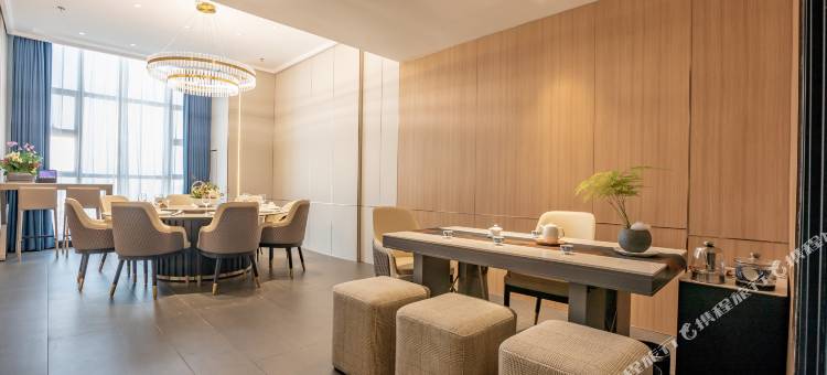 曼陀伦Plus智能酒店(江门和兴广场五邑华侨广场店)图片