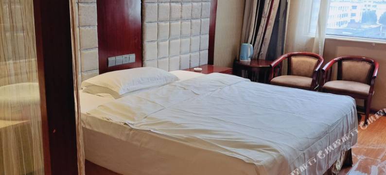 雷雨电竞民宿图片