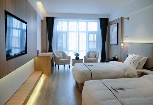 Kangcheng Hotel (Yuexi High-speed Railway Station) Hotel Overview