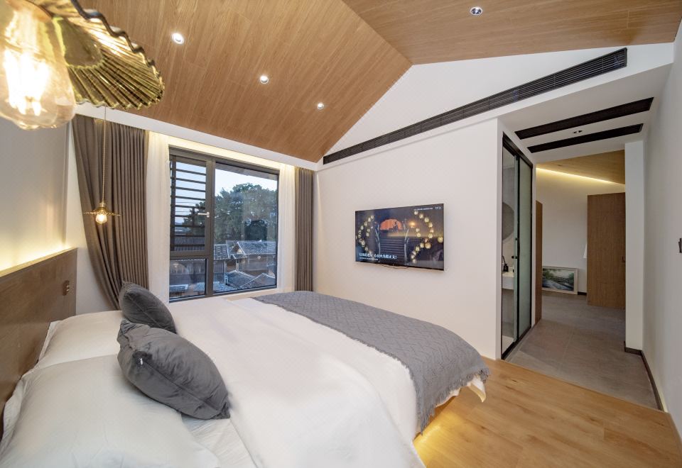 Yinqi Wuxiang Nacuo Guesthouse Hotel Overview