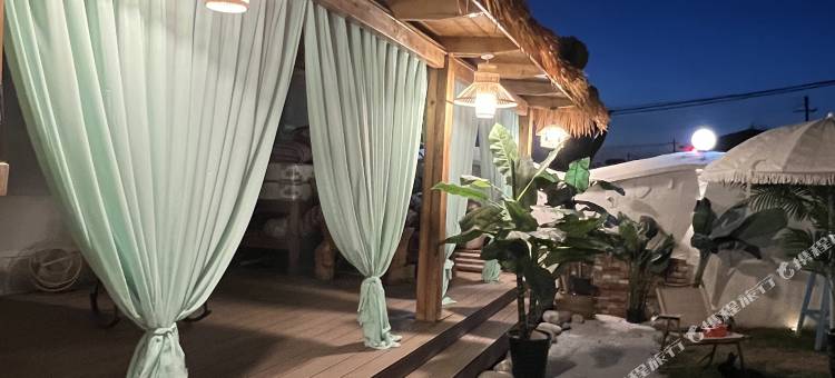 伊宁霍比特小屋图片