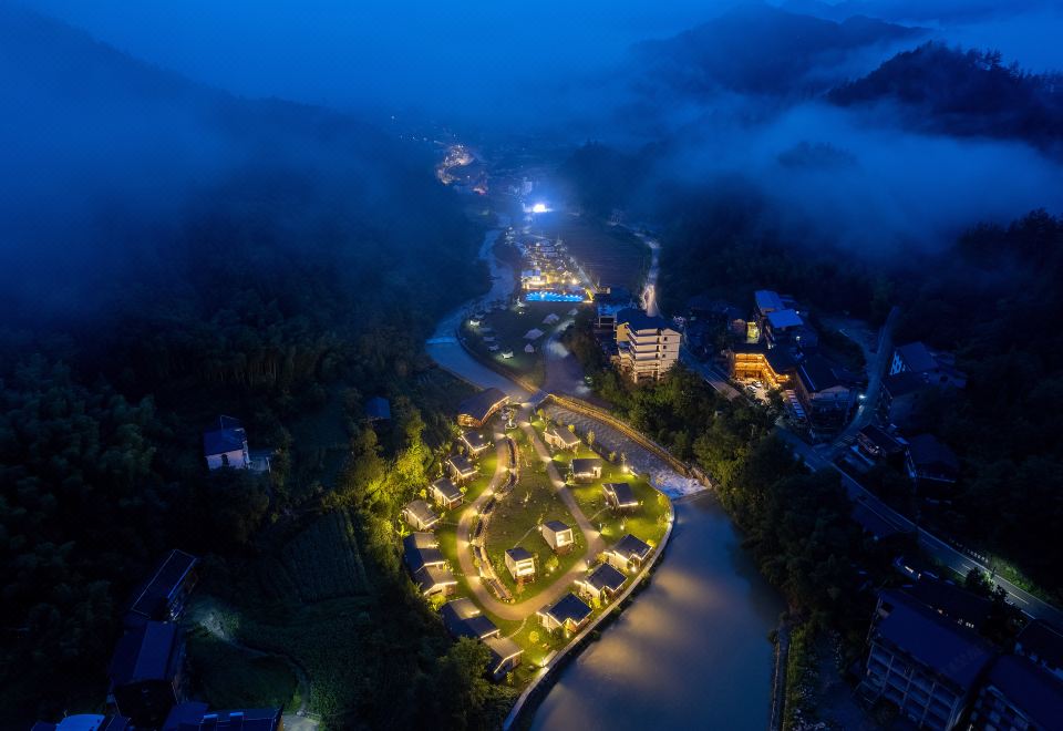 Zhangjiajie Yexi Riverside Holiday CampHotel Overview