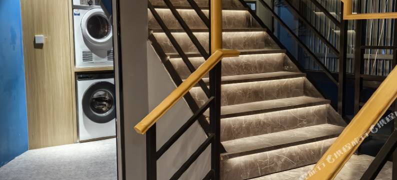 须尽欢青年旅舍(大同古城火车站店)图片